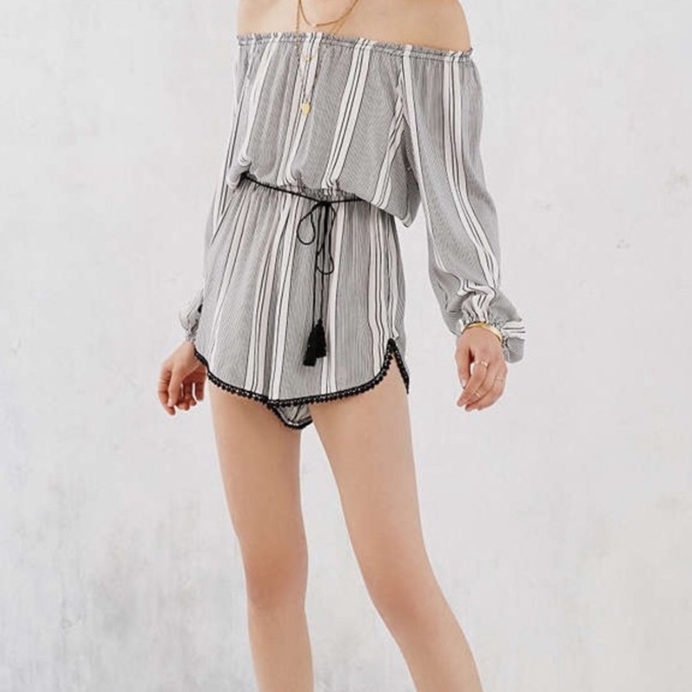 Off the shoulder S Urban Outfitters romper